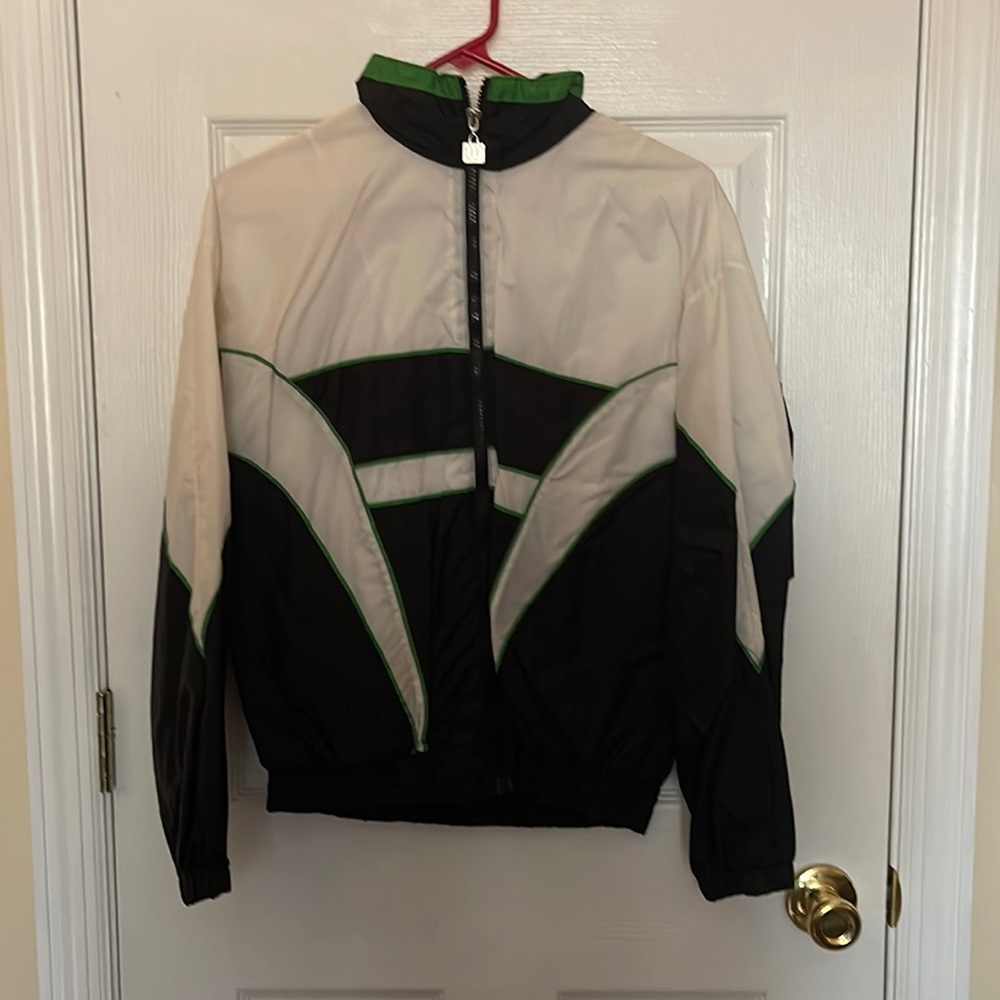 Wilson Wind Breaker - Picture 1 of 2